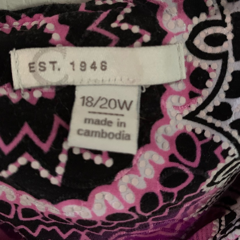 Sleeveless plus size top